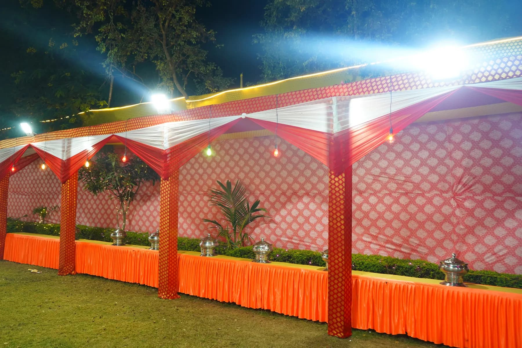 Vendors Under One Roof: Caterers, Decorators & Photographers